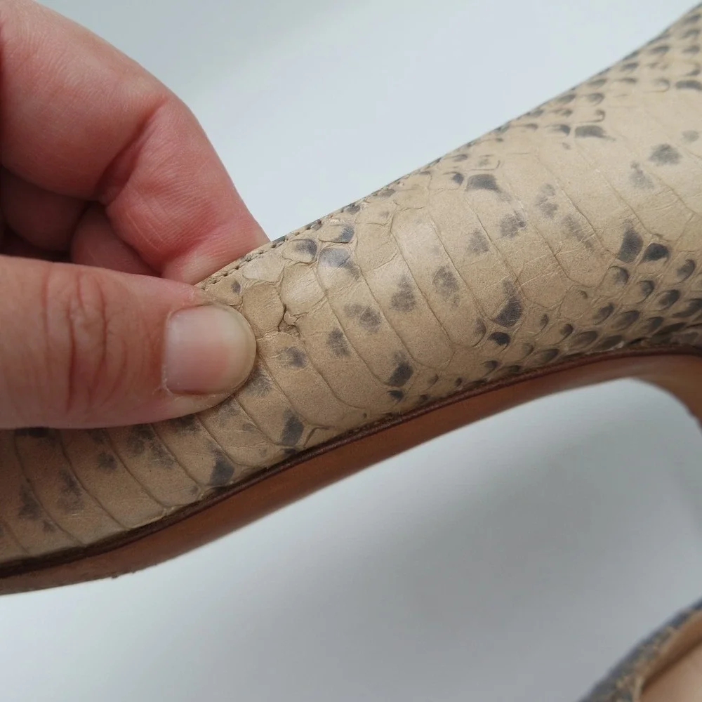 Vintage Jimmy Choo Beige Snakeskin Pointed Toe Kitten Heel Made in Italy Size 38